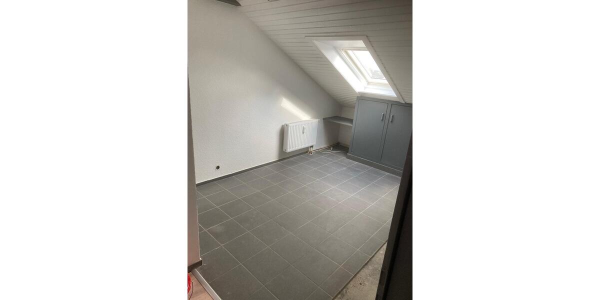 Dachgeschoßwohnung Dormagen Sankt Peter - 2.5 Zimmer, 51 m&sup2;, 705&euro; | Angebot:24428278