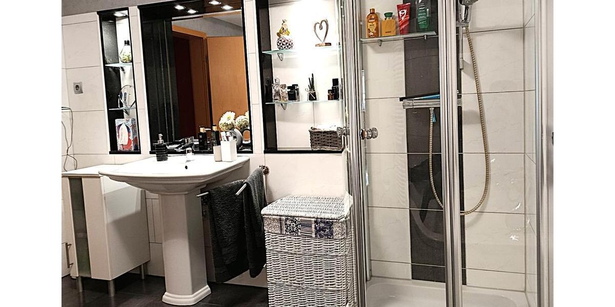Erdgeschoßwohnung Solingen - 4 Zimmer, 136 m&sup2;, 484.000&euro; | Angebot:27224334