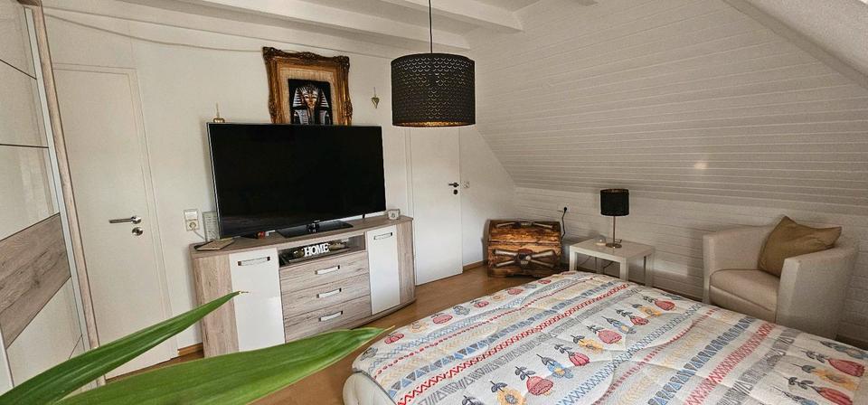 Dachgeschoßwohnung Remscheid Lüttringhausen - 3 Zimmer, 86 m&sup2;, 189.000&euro; | Angebot:26915499
