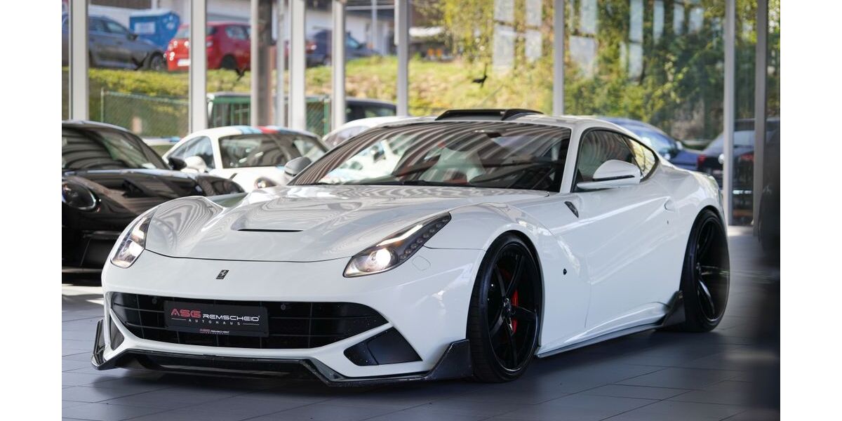 Ferrari F12 22.000 km 249.000 &euro; Remscheid/NRW 42855
