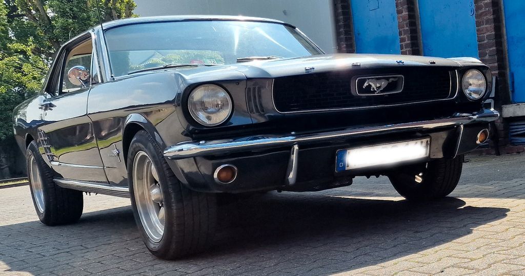 Ford Mustang 999.999 km 34.500 € Ratingen 40878
