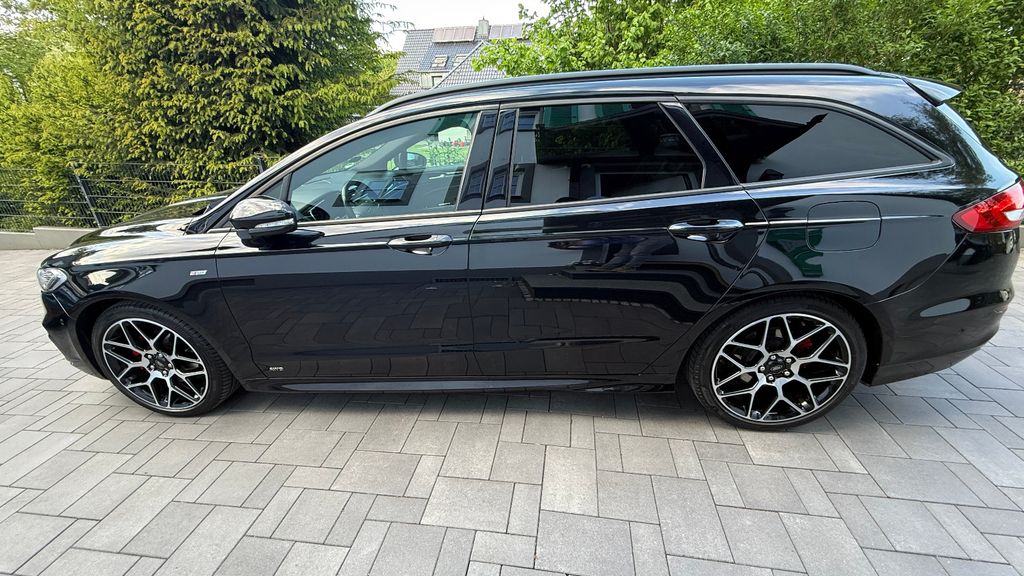 Ford Mondeo 97.920 km 17.900 &euro; Velbert 42549