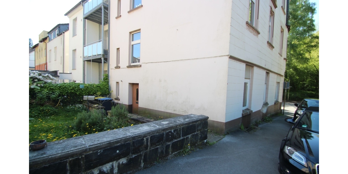 Mehrfamilienhaus mit drei Wohneinheiten und Entwicklungspotenzial 6 zimmer