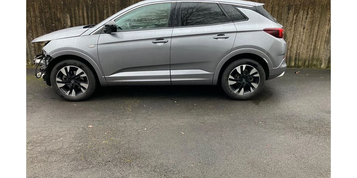 Opel Grandland (X) 13.414 km 12.490 &euro; Hilden 40721