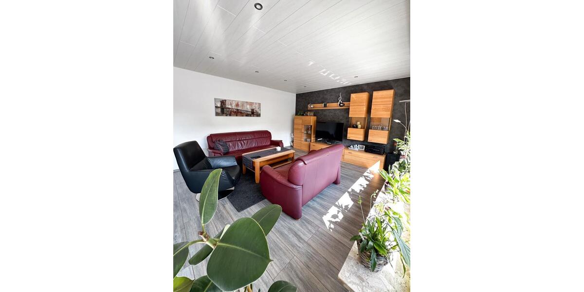 Dachgeschoßwohnung Halver - 4 Zimmer, 105 m&sup2;, 198.000&euro; | Angebot:27298978