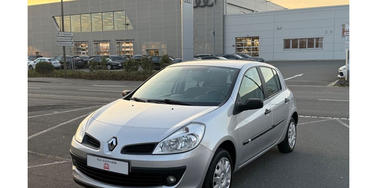 Renault Clio 32.348 km 4.490 &euro; Düsseldorf 40233