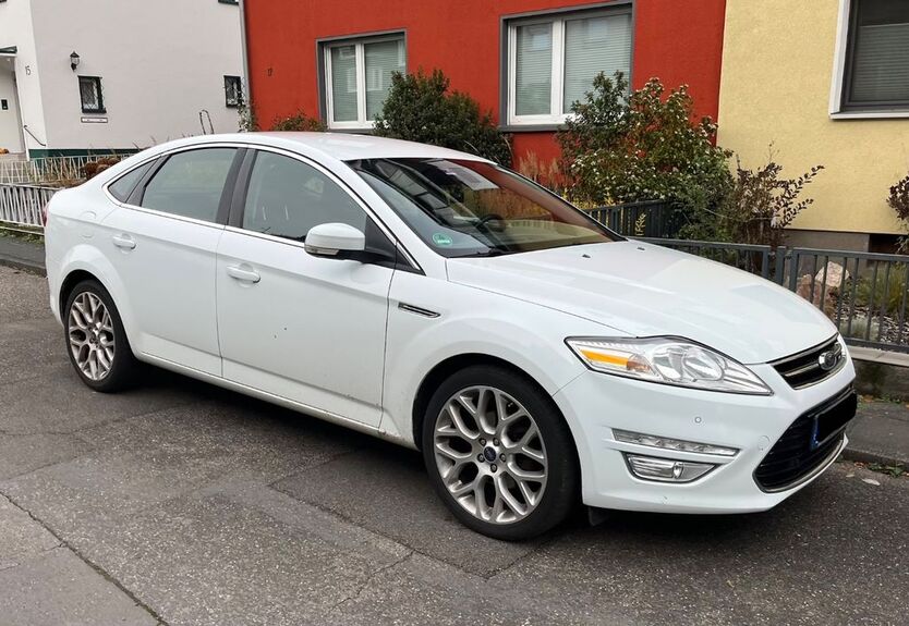 Ford Mondeo 85.000 km 8.600 € Köln 51063