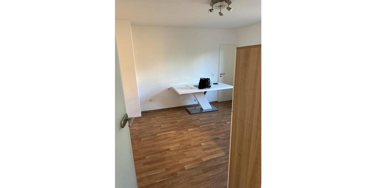 Etagenwohnung Solingen Wald - 1 Zimmer, 40 m&sup2;, 490&euro; | Angebot:26241841