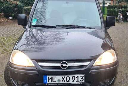 Opel Combo 241.486 km 2.900 &euro; Düsseldorf 40227
