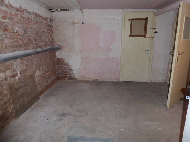 BEZUGSFREI IN 1A-LAGE RATHWESTFALENSTR. 8 RÄUME+2 BÄDER+WC KOMPLETT LAMINAT 3 EINGÄNGE ERDGESCHOSS 8 zimmer