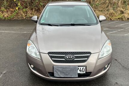Kia ceed / Ceed 99.412 km 3.099 € Solingen 42651