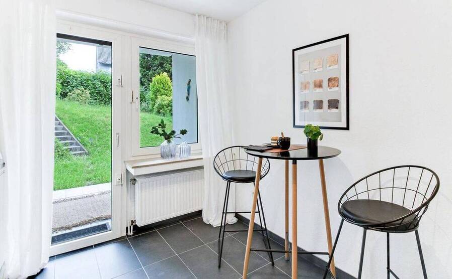 61 m² frisch renovierte 2-Zi.-Wohnung mit modernem Bad - ideal für Anleger & Eigennutzer