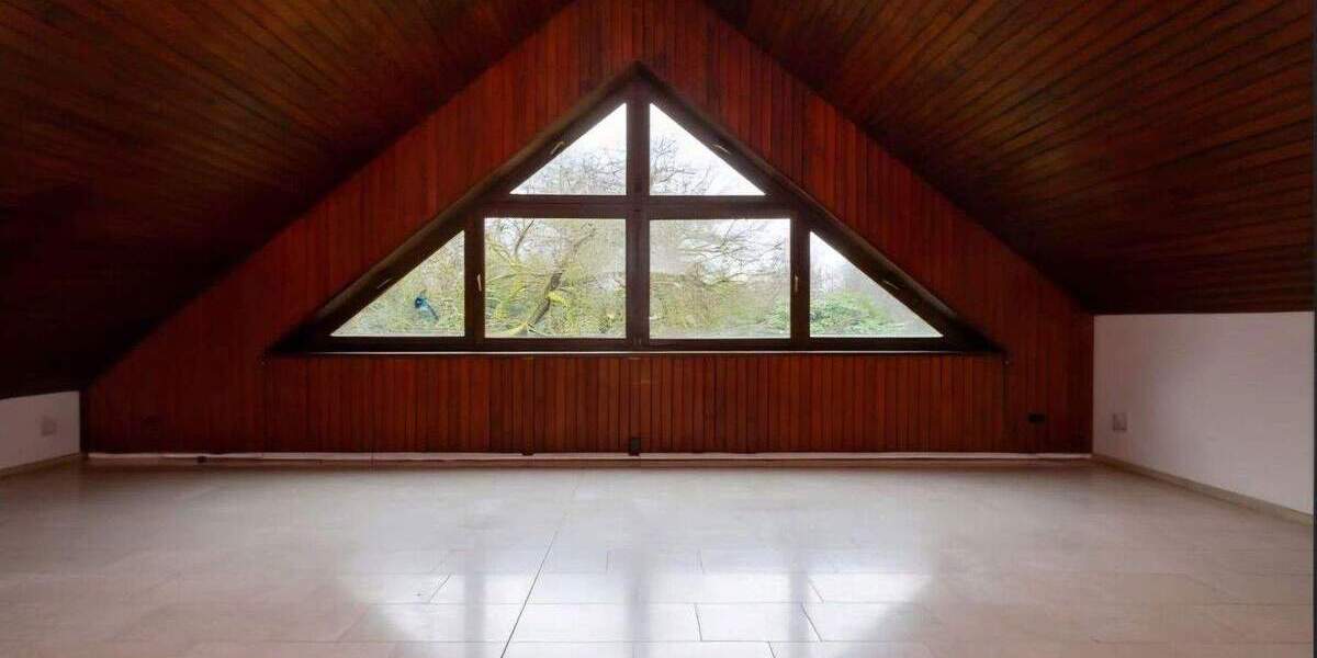 Etagenwohnung Odenthal Glöbusch - 4 Zimmer, 135 m&sup2;, 1.950&euro; | Angebot:25804038