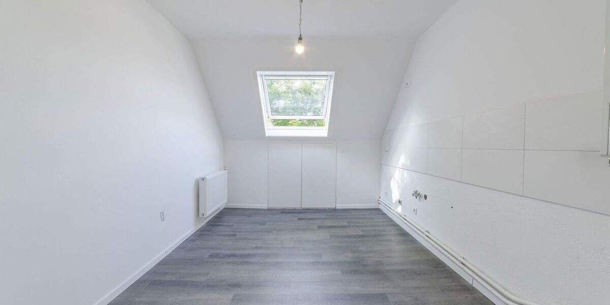 Etagenwohnung Wuppertal Barmen - 4 Zimmer, 100 m&sup2;, 900&euro; | Angebot:25819935