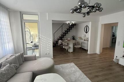 Wohnung Düsseldorf Stadtbezirk 9 - 5 Zimmer, 125 m&sup2;, 1.800&euro; | Angebot:26194304