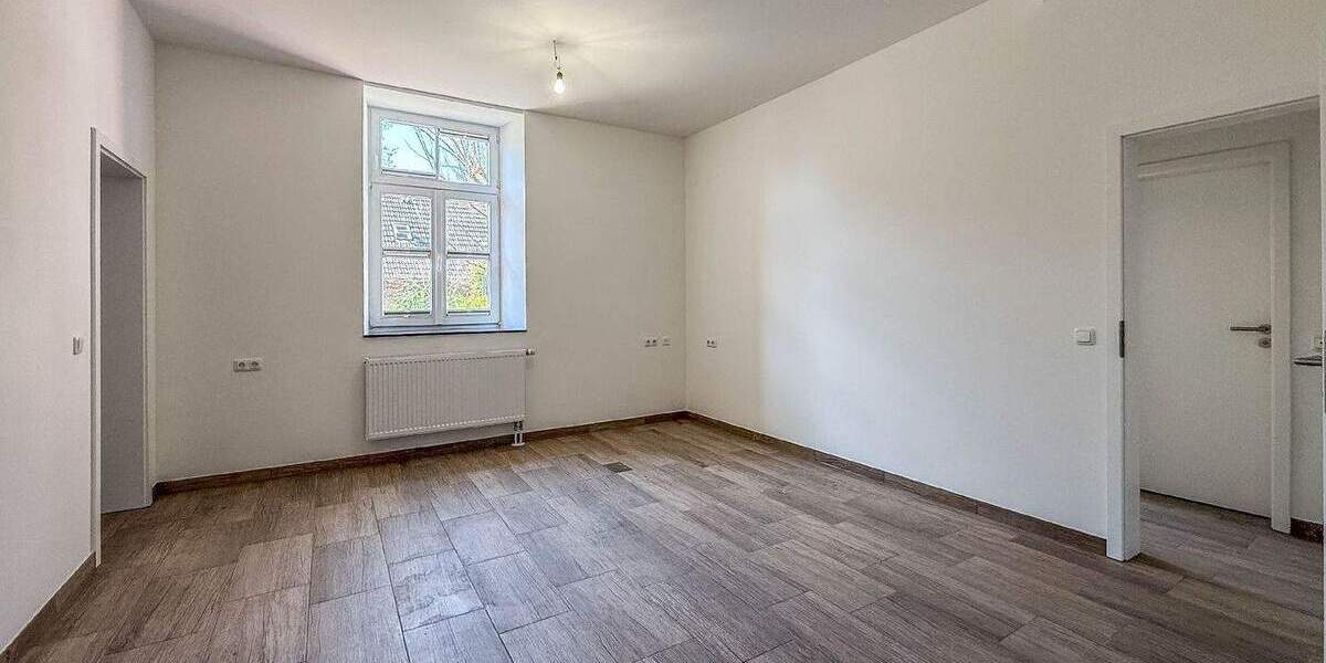 Gewerbeobjekt Overath Untereschbach - 6 Zimmer, 133 m&sup2;, 185.000&euro; | Angebot:25706570