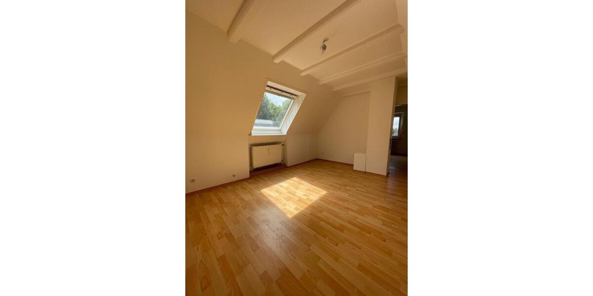 Gemütliche 3-Zimmer-Dachgeschosswohnung in ruhiger Lage mit Waldblick 3 zimmer