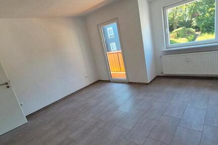 schöne helle 70qm Wohnung m.Balkon in RS Lennep zu vermieten 3 Zi 3 zimmer