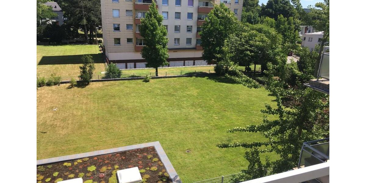 Helle 4 ZKB mit EBK, 2 Balkonen, Tageslichtbad, Tiefgaragenstellp 4 zimmer