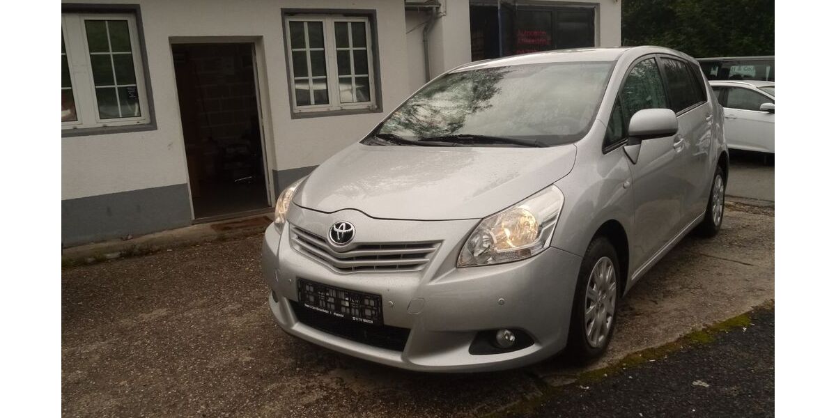 Toyota Verso 187.000 km 6.990 &euro; Wuppertal 42329