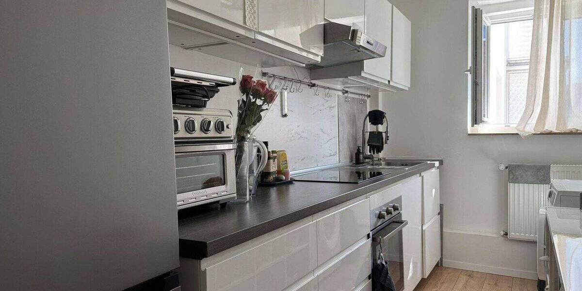 Etagenwohnung Düsseldorf Unterbilk - 3 Zimmer, 90 m&sup2;, 1.810&euro; | Angebot:26874110