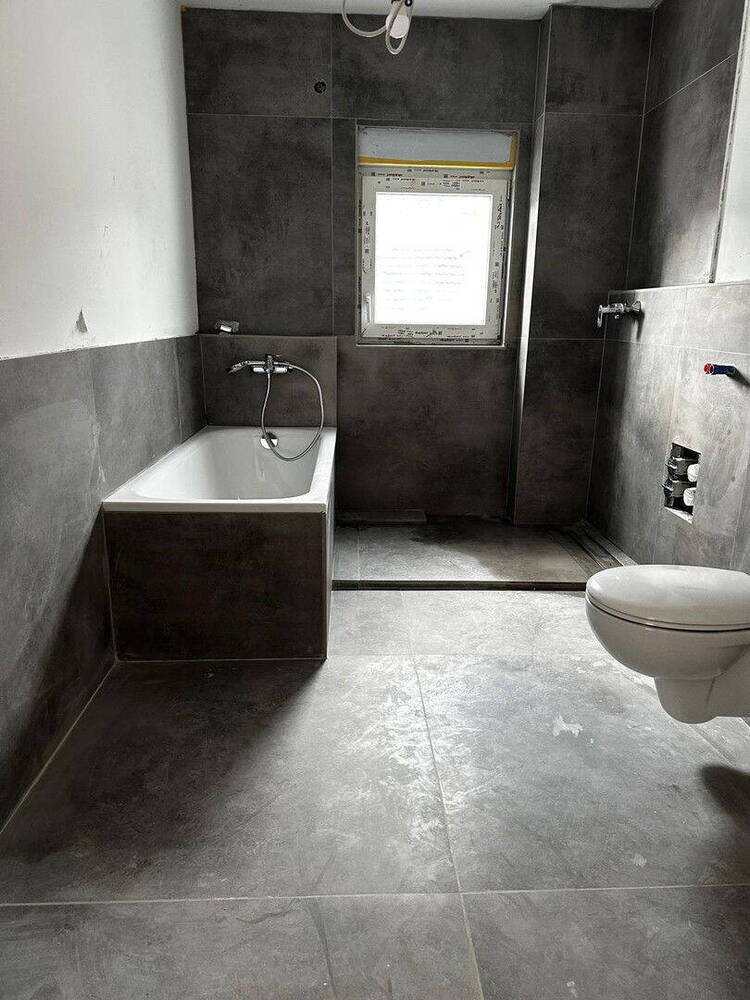 2,5 Zimmer-Wohnung, Aufzug, Barrierefrei sowie mit günstigen Sonnen-Energie (A+)