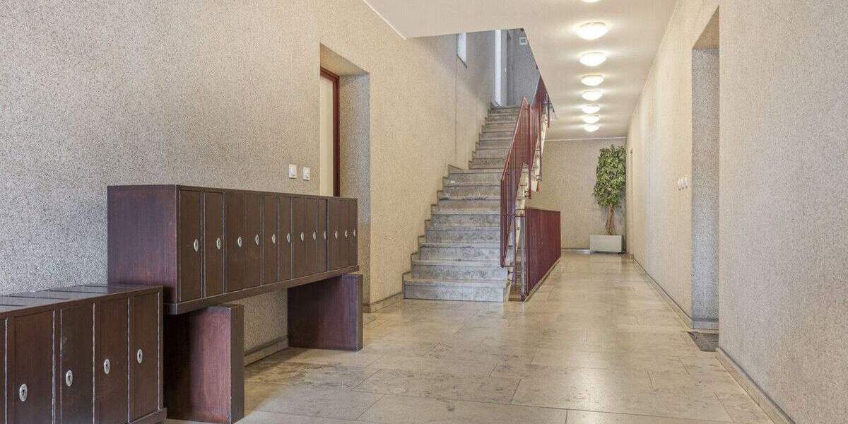Etagenwohnung Düsseldorf Derendorf - 3 Zimmer, 90 m&sup2;, 329.000&euro; | Angebot:25096312