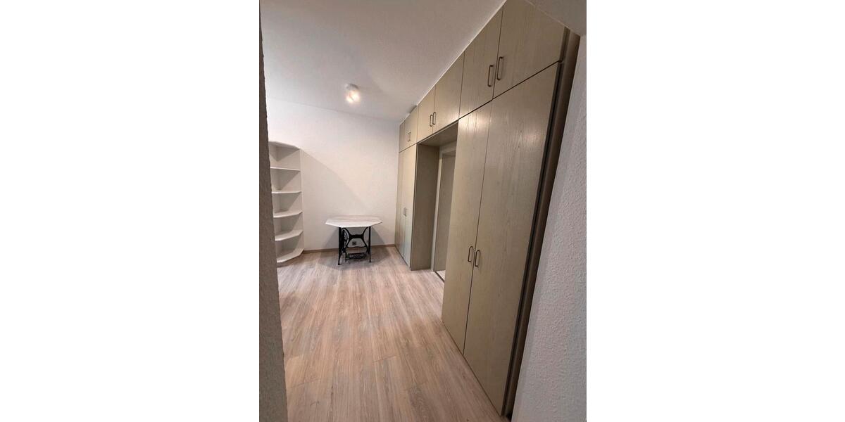 Renovierte 1,5-Zimmer-Wohnung teilmöbliert 1.5 zimmer