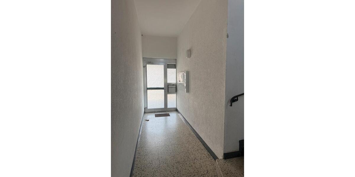 Dachgeschoßwohnung Remscheid Reinshagen - 3.5 Zimmer, 82 m&sup2;, 180.000&euro; | Angebot:26305537