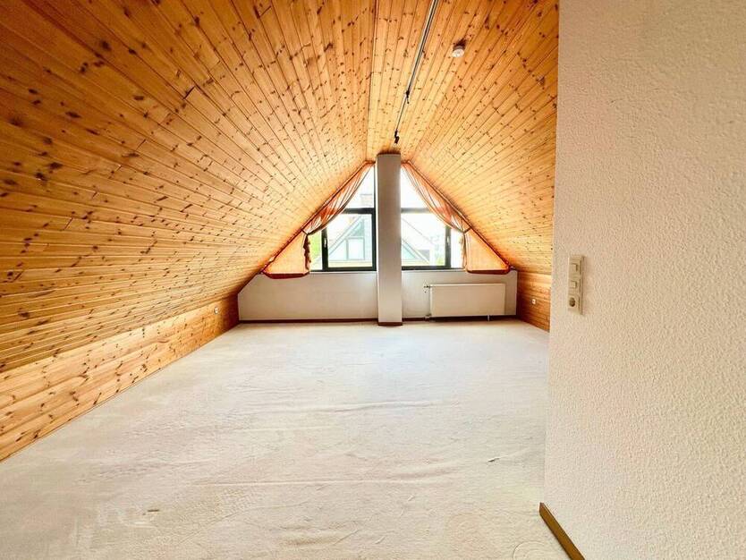 Familienfreundliches Reihenendhaus: 4 SchlafZimmer, Garten, Garage mit viel Platz & Potenzial