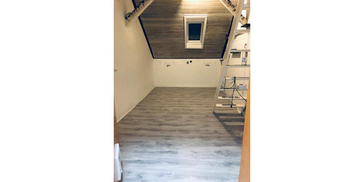 Dachgeschoßwohnung Schalksmühle - 2.5 Zimmer, 90 m&sup2;, 800&euro; | Angebot:26315009