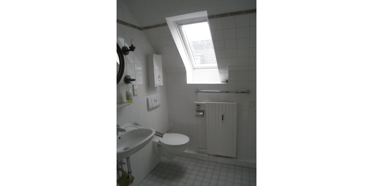 ***Von privat: 3-Zi DG-Whg in Düsseltal, bezugsbereit, renoviert 3 zimmer