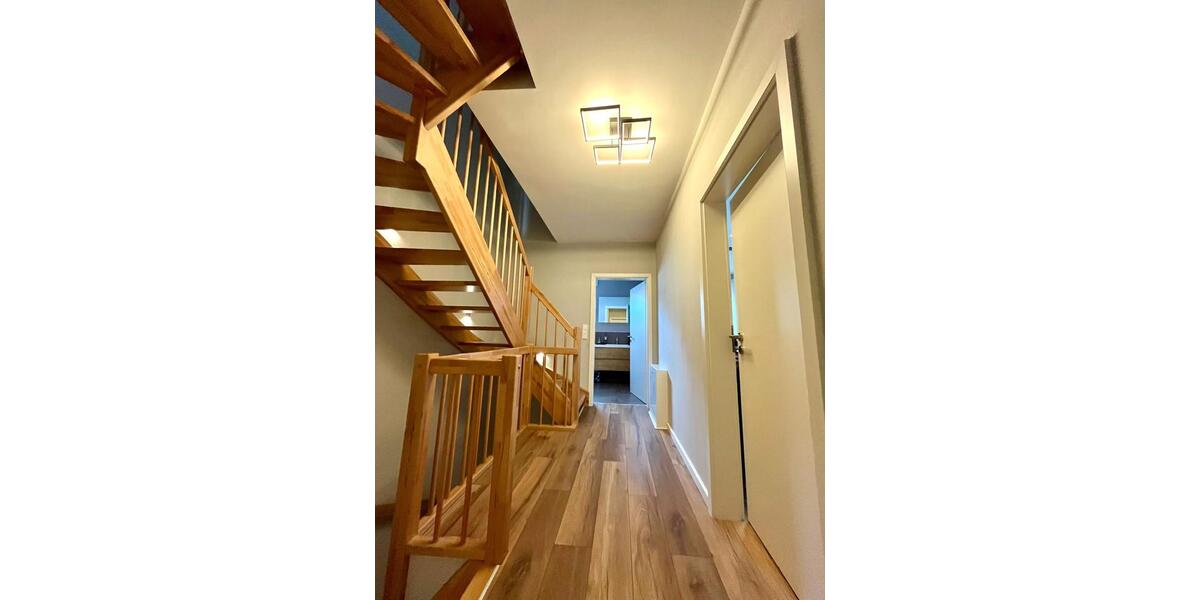 Haus in Solingen Mitte zu verkaufen! - mit Küche! Wintergarten 5 zimmer