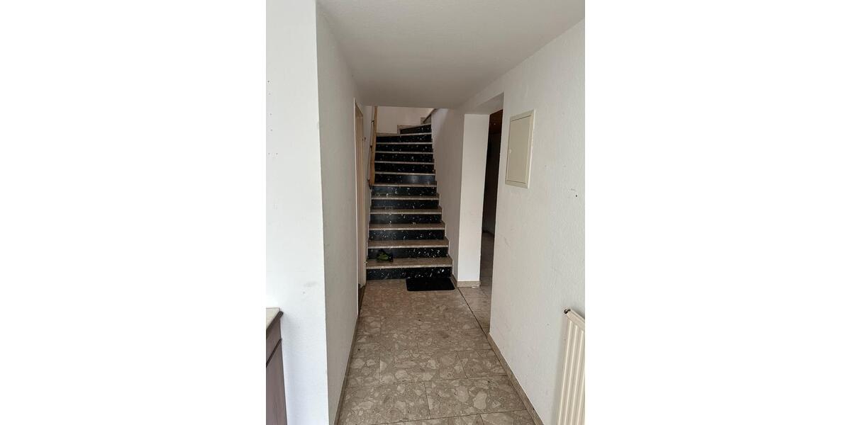 Bis Nov 26 - Einfamilienhau, Garage& Garten in Frankfurt Harheim 5 zimmer