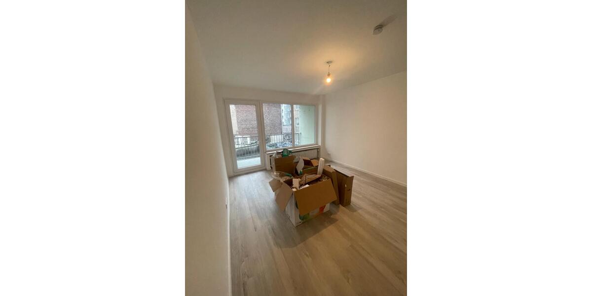 Etagenwohnung Düsseldorf Stadtmitte - 4 Zimmer, 120 m&sup2;, 737&euro; | Angebot:25718233