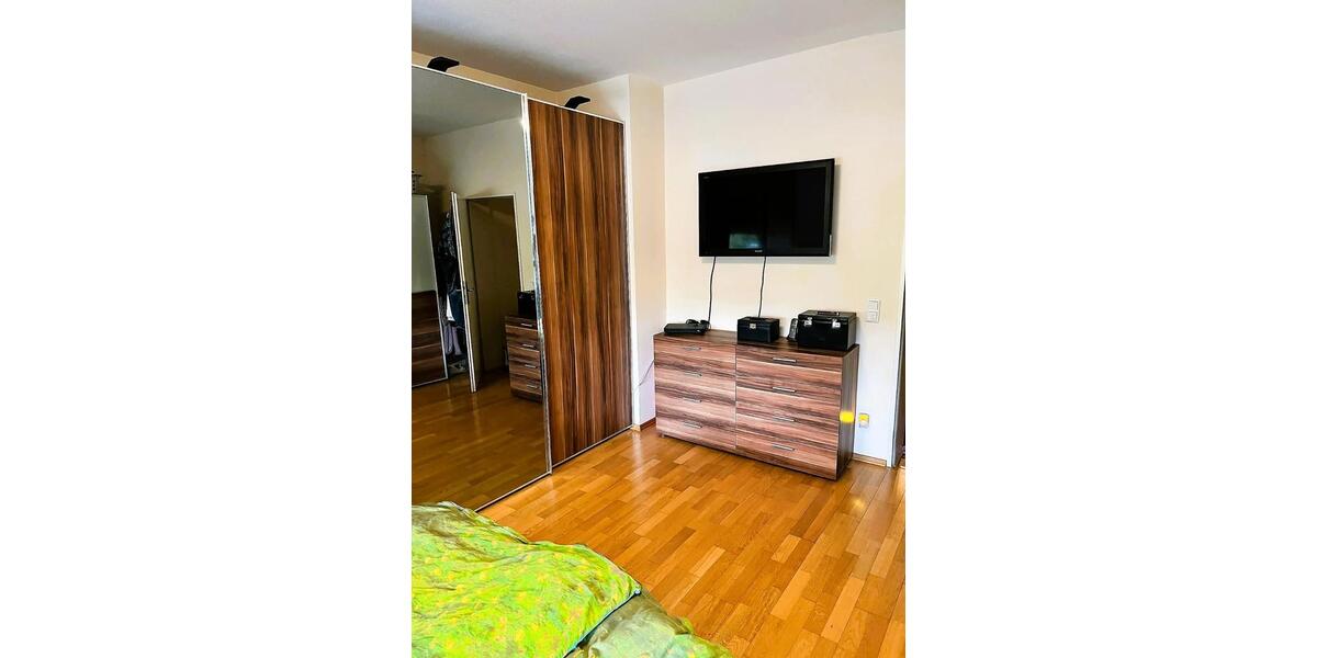 Erdgeschoßwohnung Düsseldorf Stadtbezirk 8 - 3 Zimmer, 100 m&sup2;, 1.400&euro; | Angebot:25658412