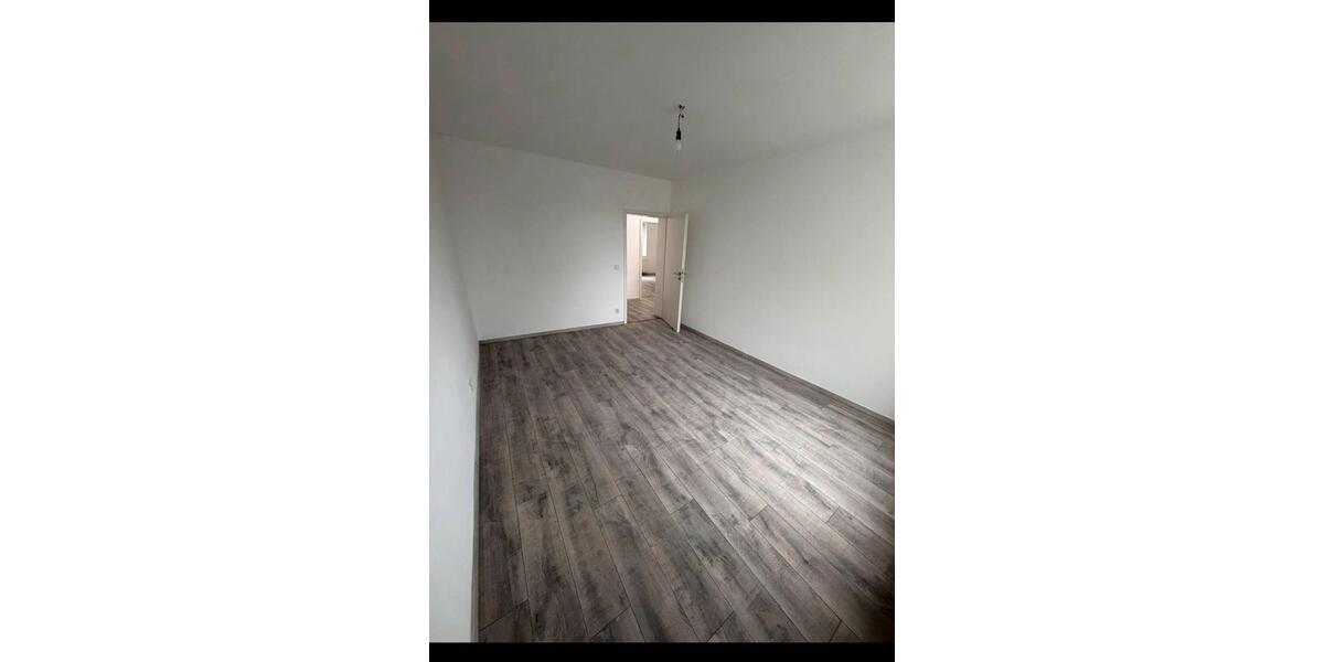 Erdgeschoßwohnung Solingen - 4 Zimmer, 88 m&sup2;, 1.364&euro; | Angebot:25654712