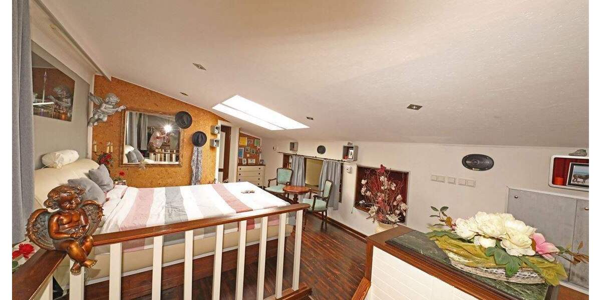 Reihenmittelhaus Düsseldorf Lierenfeld - 3 Zimmer, 130 m&sup2;, 425.000&euro; | Angebot:25631739