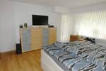 ECHT FAMILIENTAUGLICH - 5- Zimmer Erdgeschoss-Maisonette mit Balkon, Loggia + Terrasse