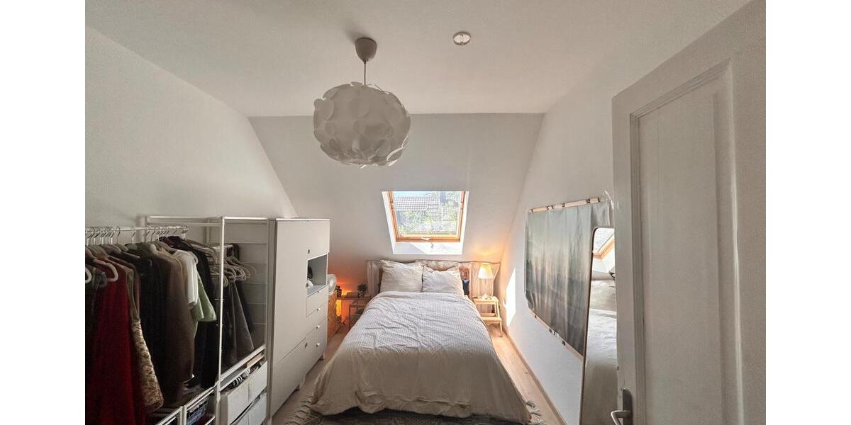 Helle 2,5 Zimmer DG Wohnung im Lorettoviertel | 65 qm 2.5 zimmer