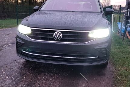 VW Tiguan 81.000 km 19.900 &euro; Leverkusen 51371
