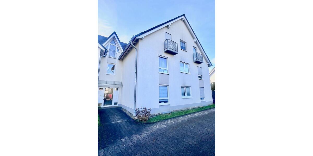 Tolle 2-Zi.-Wohnung mit Balkon, TG-Stellplatz, Dusche und Wanne 2 zimmer