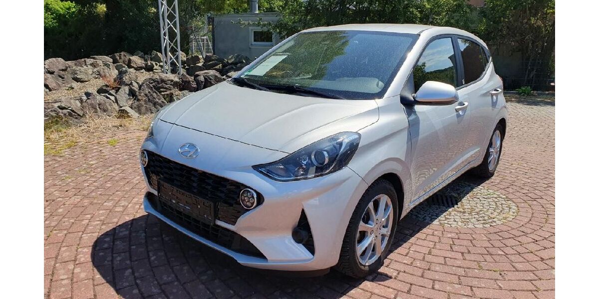 Hyundai i10 5.698 km 13.995 &euro; Hagen 58091