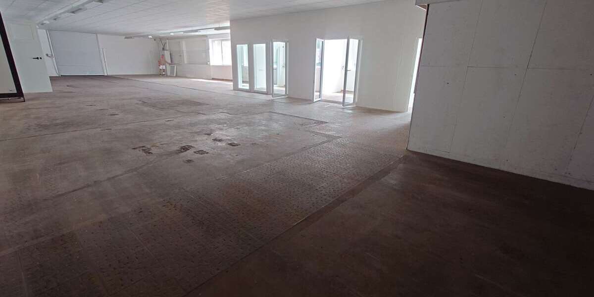 Halle in Radevormwald 1.150 € 325 m² zimmer