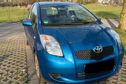 Toyota Yaris 272.000 km 890 &euro; Hilden 40724