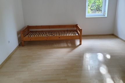 HELLES Zimmer ZUR UNTERMIETE