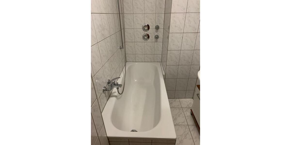 Etagenwohnung Solingen Central - 2 Zimmer, 72 m&sup2;, 700&euro; | Angebot:25340762