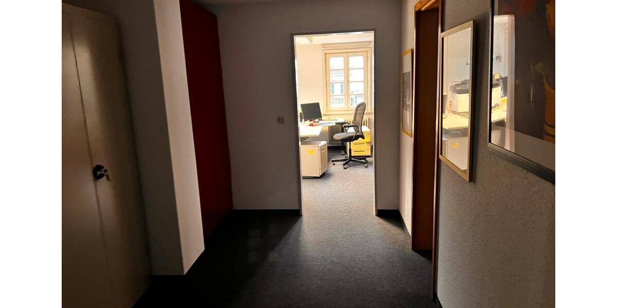 Dachgeschoss komplett zu mieten 100QM zimmer