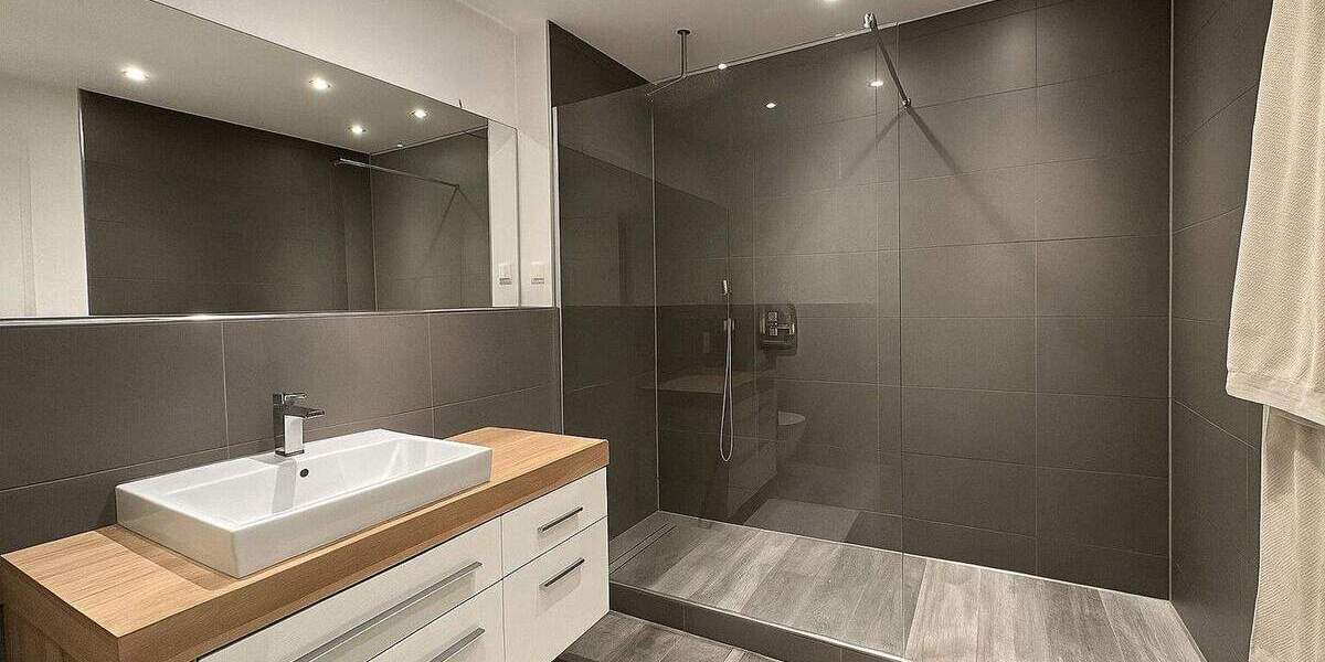 Etagenwohnung Velbert Mitte - 3 Zimmer, 131 m&sup2;, 359.000&euro; | Angebot:25689209