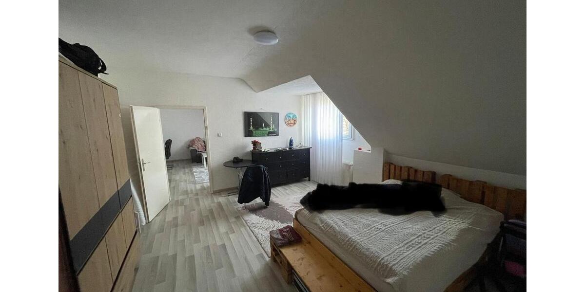 Dachgeschoßwohnung Düsseldorf Oberbilk - 3 Zimmer, 80 m&sup2;, 1.395&euro; | Angebot:26602892